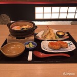 Japanese cuisine Kaiju So - 煮込みうどんと天婦羅セット