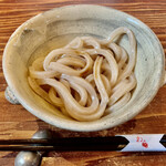 Warano Kura Joan - サービスのうどん‼︎
                        冷たい水でしめられた麺はモチモチ
                        大将こだわりのカエシも美味しい❤️