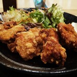 Hanamaru Udon Shibuya Eki Nishiguchi Ten - から揚げ定食のから揚げ4個