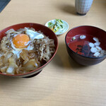 Suehiro Ken Fuji No Ki Ten - すき焼き丼