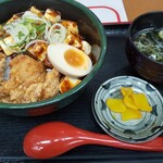 屏風山パーキングエリア（下り） スナックコーナー - 唐揚げ麻婆丼。