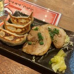 Nikujiru Gyoza no Dandadan Kichijoji Ten - 焼き餃子・と自家製チャーシュー