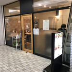 社 - お店はビルの１Ｆ