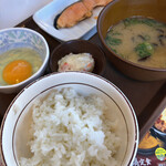 Sukiya Sapporo Yamahana Ten - 鮭定食（小盛、しじみ汁）490円