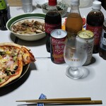 Restaurant Tsubanakan - この日の夕餉、各種ピッツァにギルドエンデバーのクラフトビールなどを添えて