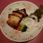 Private rooms Izakaya Kamon - 豚ばら炙り焼き　430円