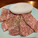 Yakiniku Ebisu - 〈塩カルビ〉
                        上州黒毛和牛♪
                        並でこの肉質！