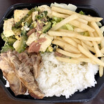 Funny Food Store - ゴーヤーチャンプルー弁当900円(レタス増し、ポテトフライ)軟骨ソーキ200円