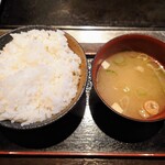 Ponpoko Tei Oosakashiaebnoku Nishitanabe Ten - 令和2年8月 ランチタイム お好み焼き定食のごはん、みそ汁