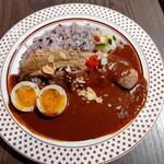 Cafe Restaurant Lavender - ででんと塊のったカレー