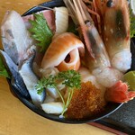 居酒屋 あまやどり - 海鮮丼のアップ