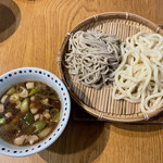 利久庵 - 「鴨汁うどん 二色盛り」1090円