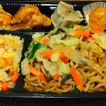 華龍DELI - 「中華弁当」(¥498-税込⇒¥398-税込)の全景です。