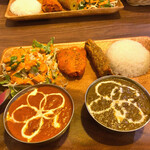 Honkaku Tandoori Cafe Niji - カレー、左のが好みでした。辛さのレベル選べます