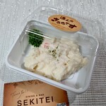 Dining&Bar SEKITEI - 「ほんのきもちです」サービスでポテトサラダついてきました。