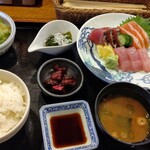 Rokusen Tsutenkaku Honten - 刺身定食800円