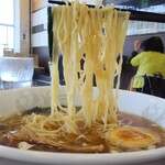 Senri Kou Sanwa Inashiro Ten - ラーメン(通常380円)麺アップ