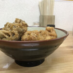 Soba Tani - 左が舞茸、右がゲソ天