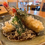 Fukuuchi - 皇帝の海老天と二八手打ち蕎麦﻿  2300円
                        ミニマグロ丼﻿、小鉢﻿、つけもの﻿