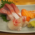 Sushi Sakaba Sashisu - お造り三種盛合せ