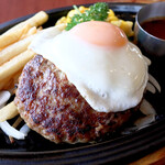 Royal Host Hayashimaintaten - 国産黒毛和牛・黒豚ハンバーグステーキ ブラウンバターソース目玉焼き付き