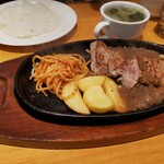 Steak Miya Takasaki Higashi Ten - 宮ロースカットランチです。1430円