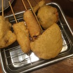 Kushi Katsu to Osake Dengana Shimokitazawa Ten - 牛肉、チキン、玉ねぎ、ウインナー、茄子の5本