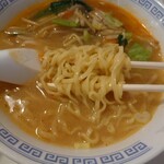 塩子屋食堂 - 味噌ラーメン550円　平打ち麺です