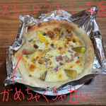 Ootomo Cheese Kobo - ベーコンとインカのホワイトピザ 1512円