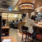 Ringer Hut Haneda Kuko Daichi Ryokaku Taminaru Biru Ten - 店内雰囲気