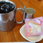 コメダ珈琲店 - アイスコーヒーにピーナッツ