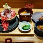 Maguro to Saba. Nakameguro - こぼれまぐろとネギトロと生さば丼 1500円