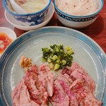 Gyutan Tororo Mugimeshi Nadai Akabei - 