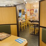 Mekiki no Ginji Sasebo Yon Gacho Ten - 店内