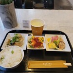 PARIYA - 枝豆ご飯、初夏の野菜と白身魚のイエローカレー炒め、胡麻油と甘酢と生姜でつくる季節野菜のマリネ、ニラ玉焼き、レモネード