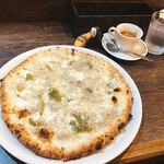 PIZZA E BAR TEMPIO - 雑魚と万願寺 1300円