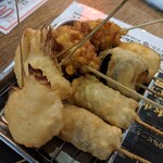 Kushi Katsu Dengana Ouji Ten - 玉ねぎ、茄子、牛串、とうもろこし