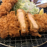 Katsu Hisatei Sohon Ten - 四葉ポークを使用