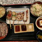 串あげ旬s - コレだけでも充分1000円程度の定食ですけどね