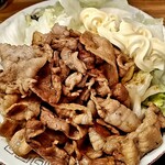 Kame Zushi Shokudo - 豚肉300グラムは生姜焼ですね、魔法のマヨはダップリと。