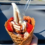 牧場のソフト - 料理写真:いちごチョコ