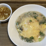 中華 いちばんぼし - カニ入り天津飯(塩)♬
      880円