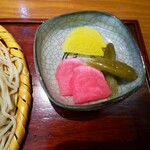 Soba Shisui - 彩りキレイなお漬物