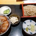 Hoju - ★★豚の炙り丼と蕎麦セット 1150円 豚が小さく薄いので満足度は低い