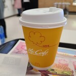 McDonald's Hanakawa Bigguhausu Ten - ホットコーヒーM(キャンペーン100円)です。