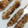 Yakitori no Oogiya Ichihara Aoyanagi Ten - 左：もも、右：せせり