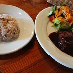 Dandelion - ハンバーグランチ (￥1100)。
                        蝦夷鹿肉にも変更できるのでそちらにしました。