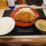 Tonkatsu Katsuya Akabane Ten - ロースカツ定食（税込759円）