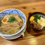 Ryo Ka Takamatsu Kokubunji Ten - 花らーめん＋焼豚がのった玉子かけご飯。
                        セット価格 ¥769-