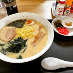 MONJI - とんこつ塩ラーメン(大盛)    ¥700+100-